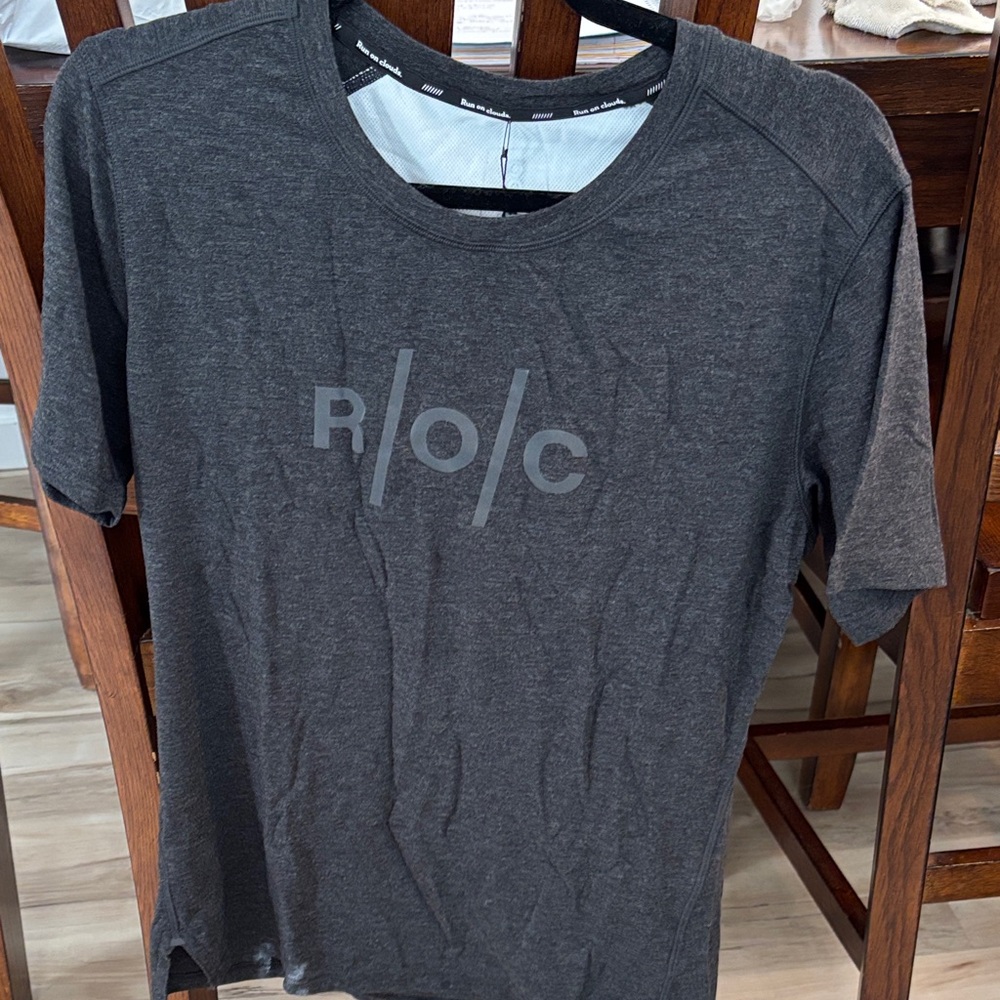 On Running Dark Gray Short Sleeve Tee